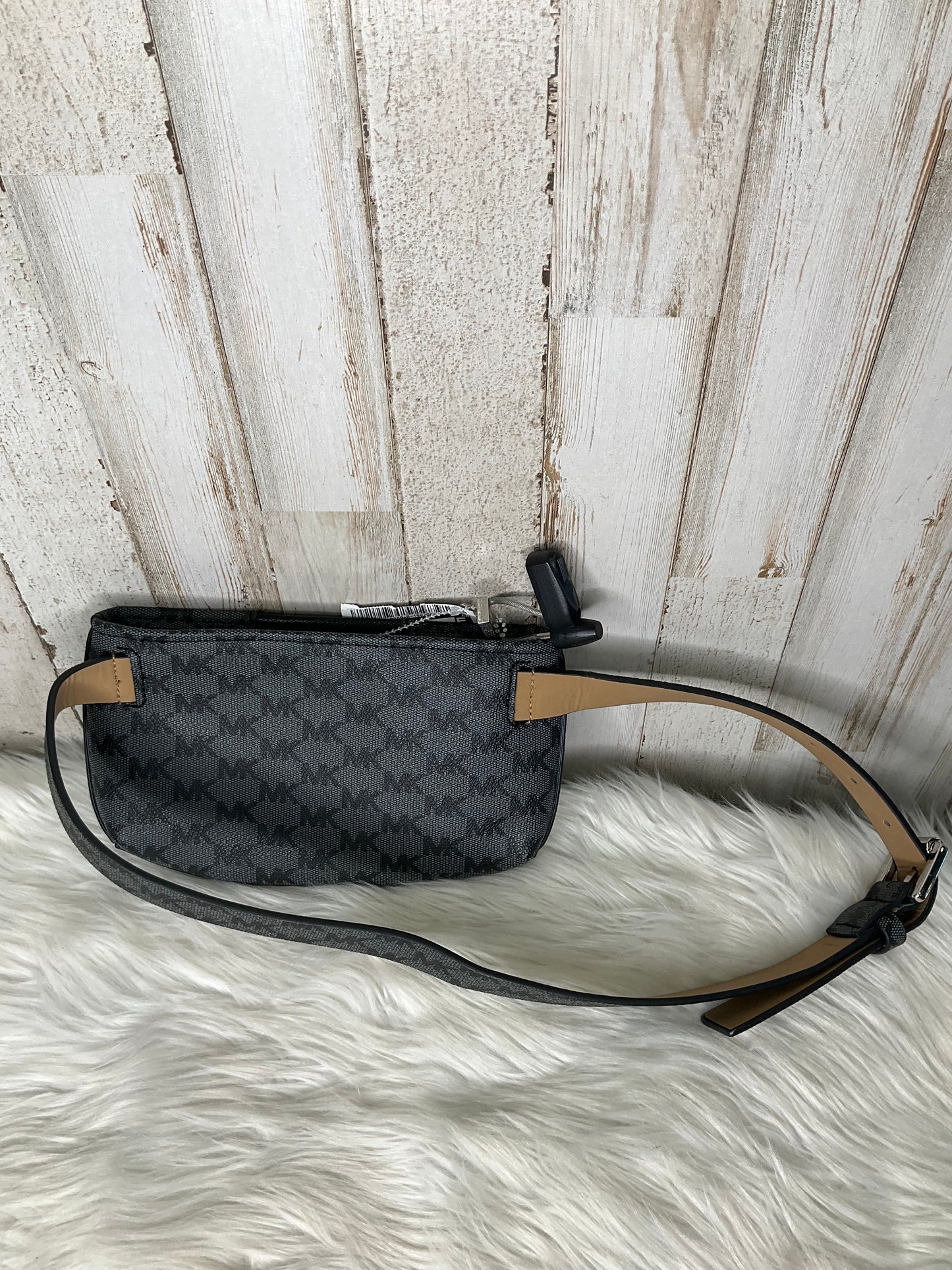 Belt Bag Designer By Michael Kors Size: Small