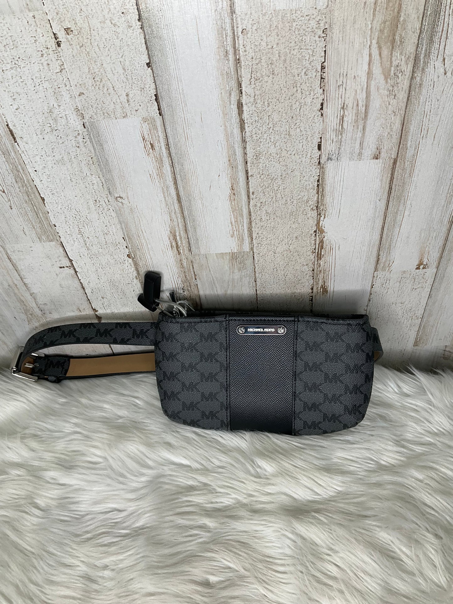 Belt Bag Designer By Michael Kors Size: Small