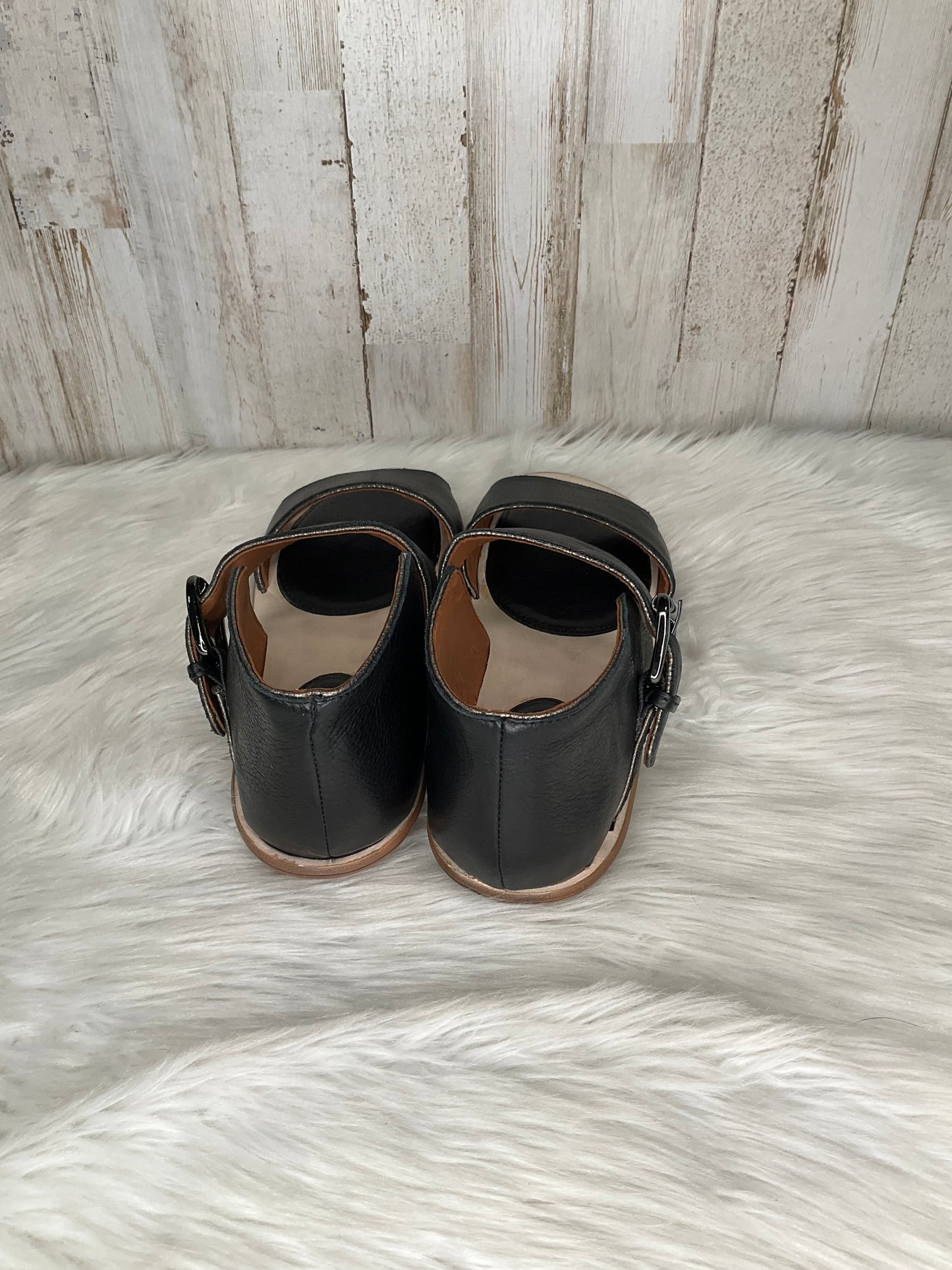 Sandals Flats By Gentle Souls Size: 9