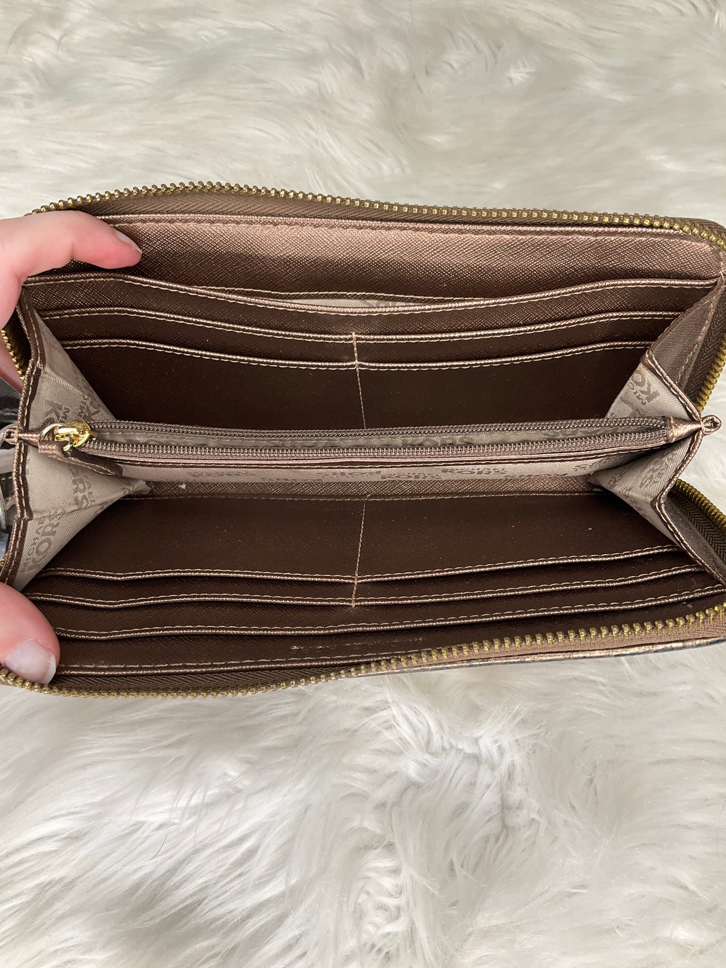 Wallet By Michael Kors Size: Medium