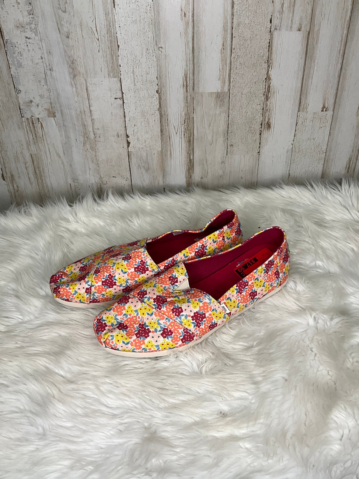 Shoes Flats By Toms Size: 10