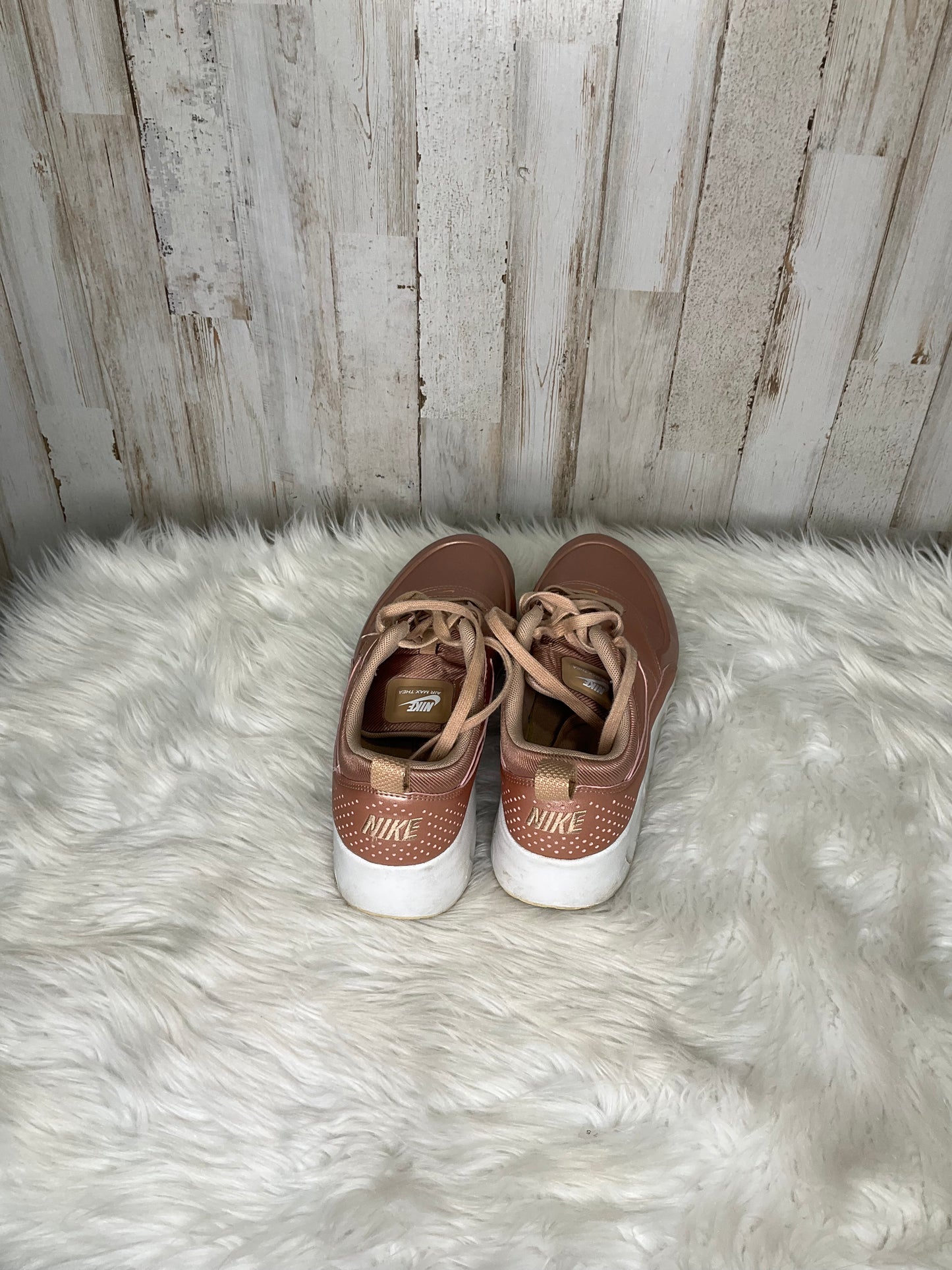 Shoes Athletic By Nike Size: 7.5