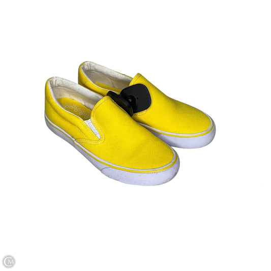 Shoes Sneakers By Clothes Mentor In Yellow, Size: 6
