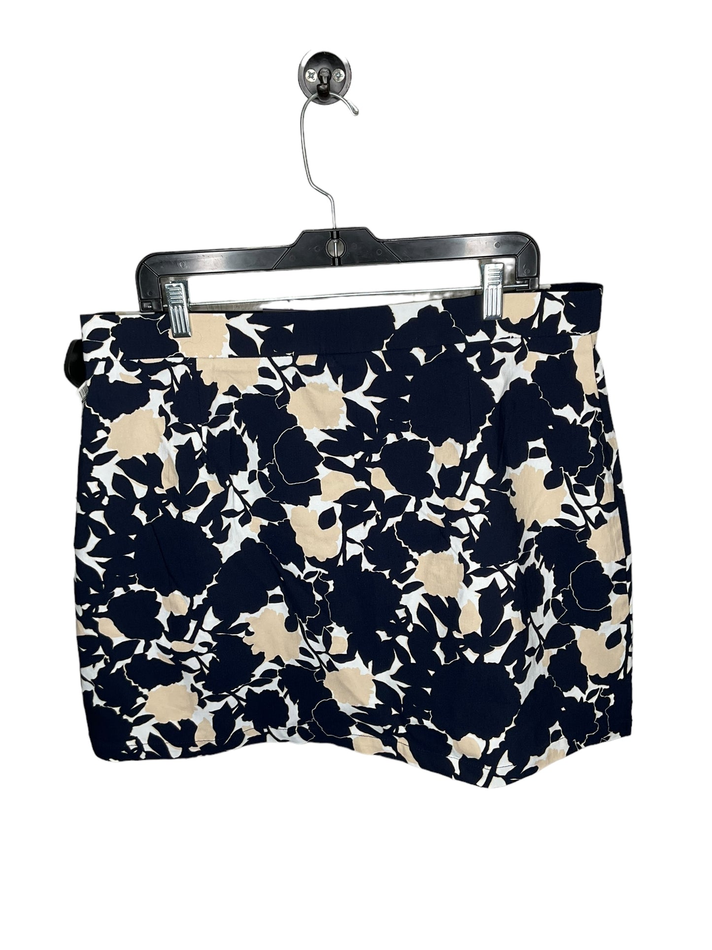 Skirt Mini & Short By Rafaella In Floral Print, Size: 16