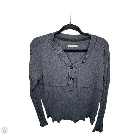 Top Long Sleeve By We The Free In Grey, Size: M