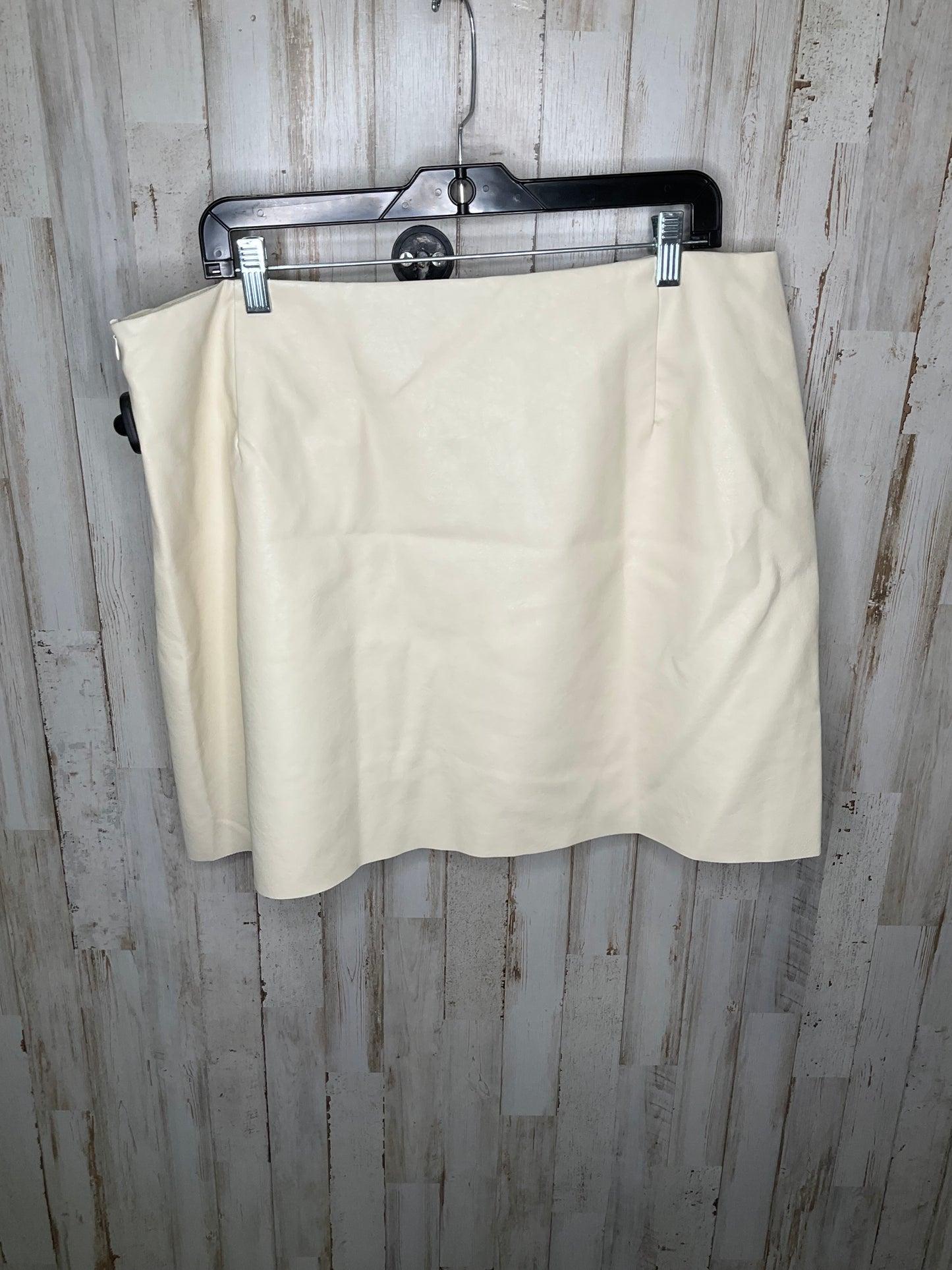 Skirt Mini & Short By Altard State In Cream, Size: 1x