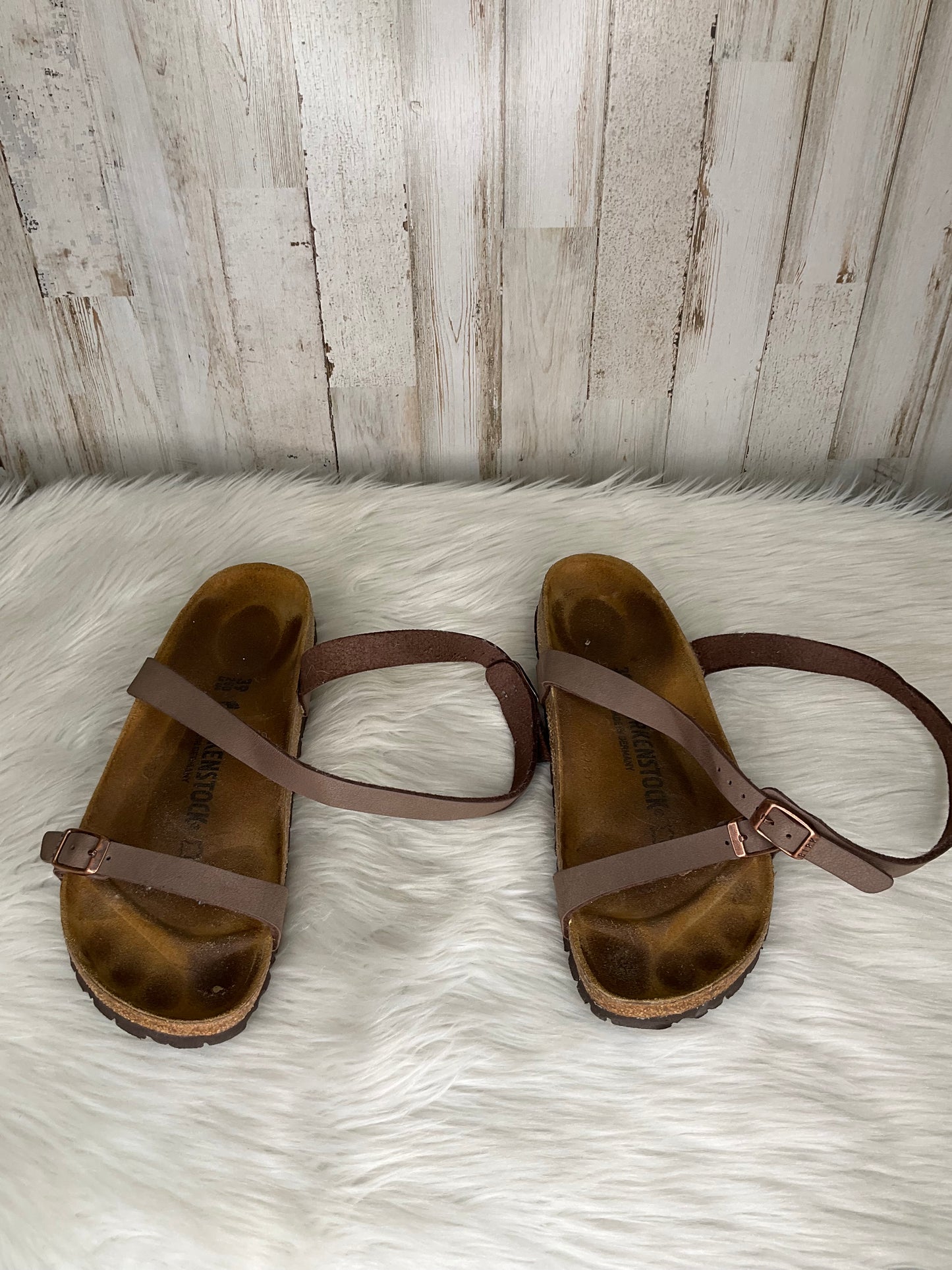 Brown Sandals Flats Birkenstock, Size 8