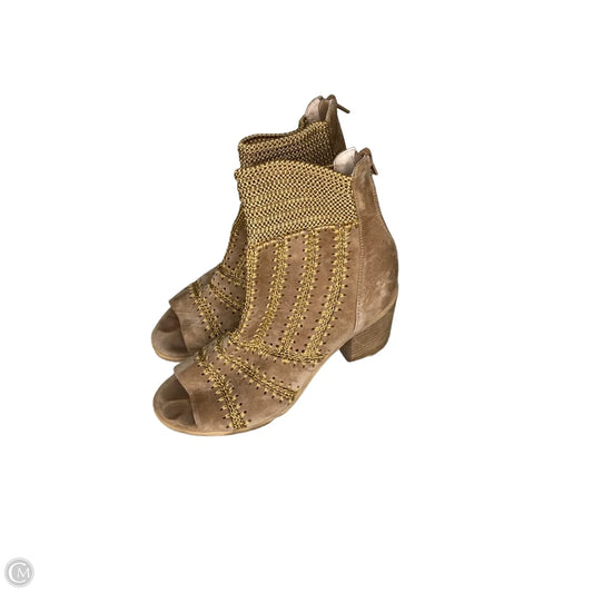 Shoes Heels Block By Clothes Mentor In Tan, Size: 8