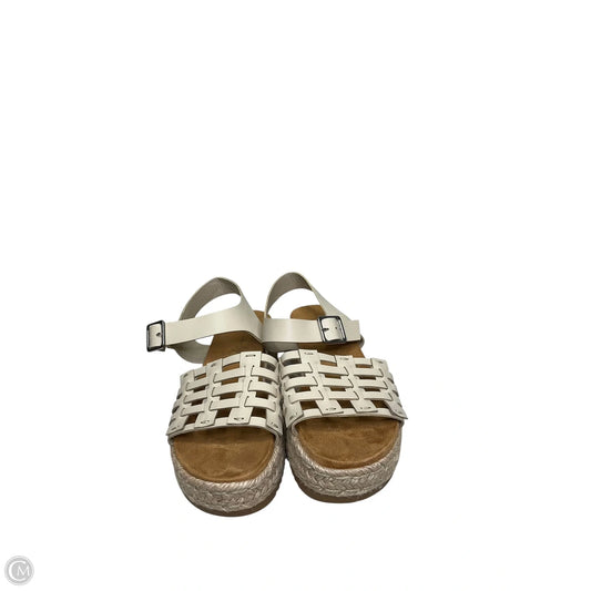 Sandals Flats By Wonderly In Brown, Size: 6