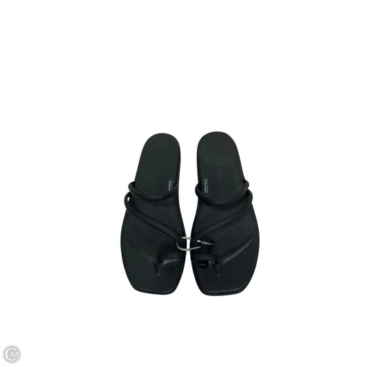 Shoes Flats By Crocs In Black, Size: 10
