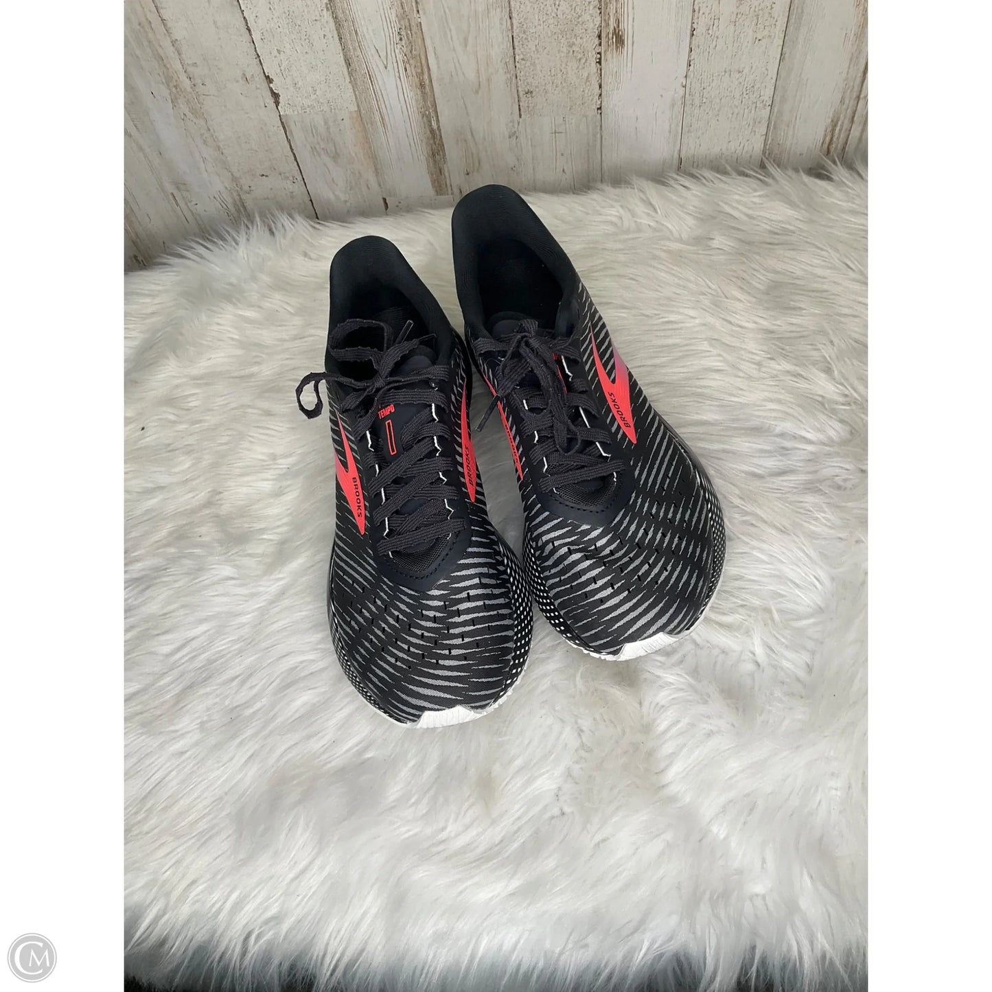 Shoes Athletic By Brooks In Black, Size: 9