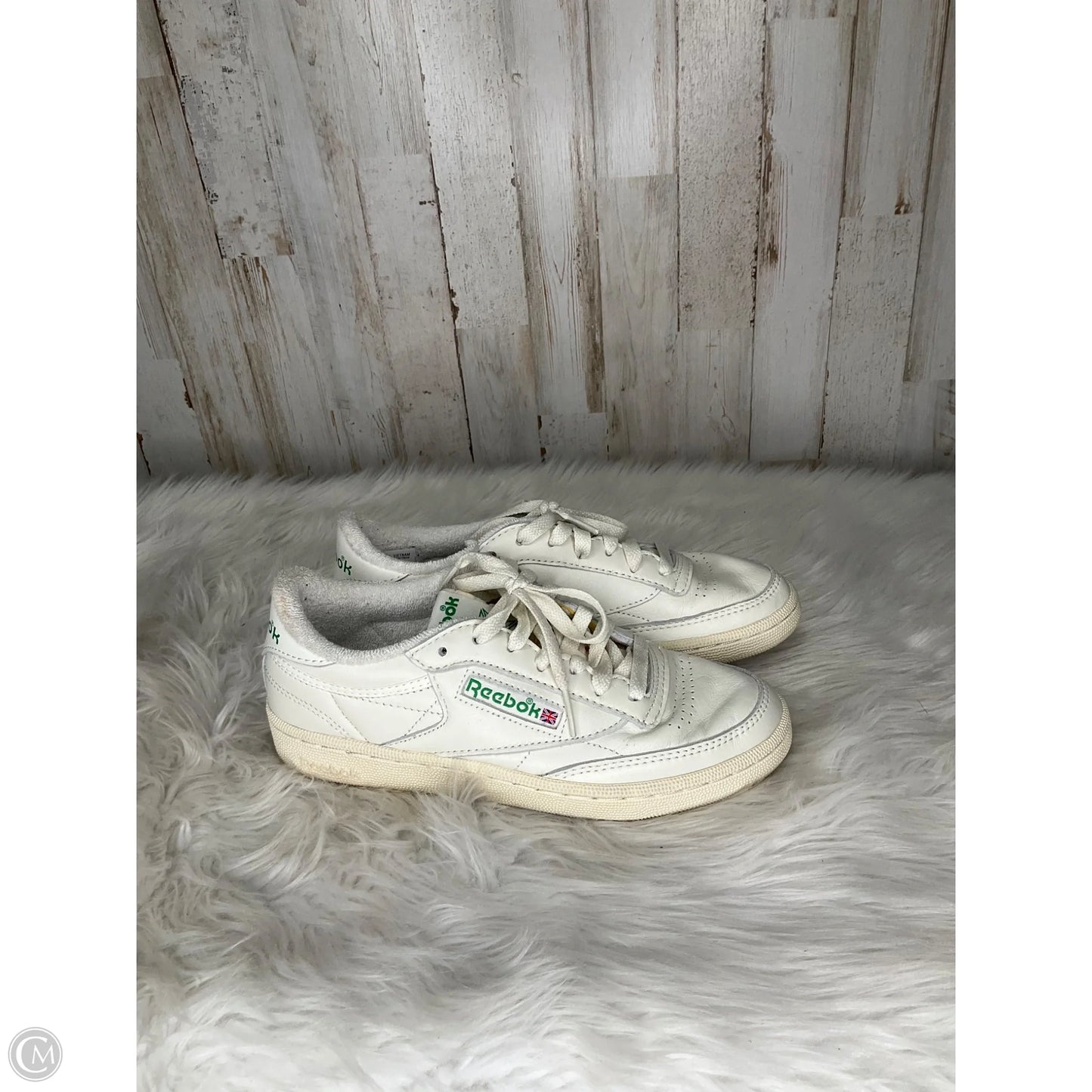 Shoes Sneakers By Reebok In White, Size: 6