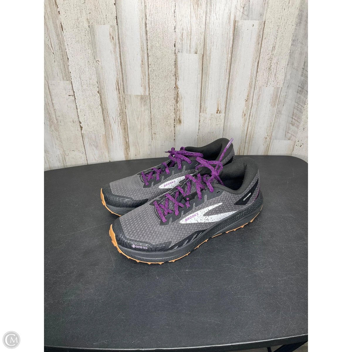 Shoes Athletic By Brooks In Black & Purple, Size: 9.5