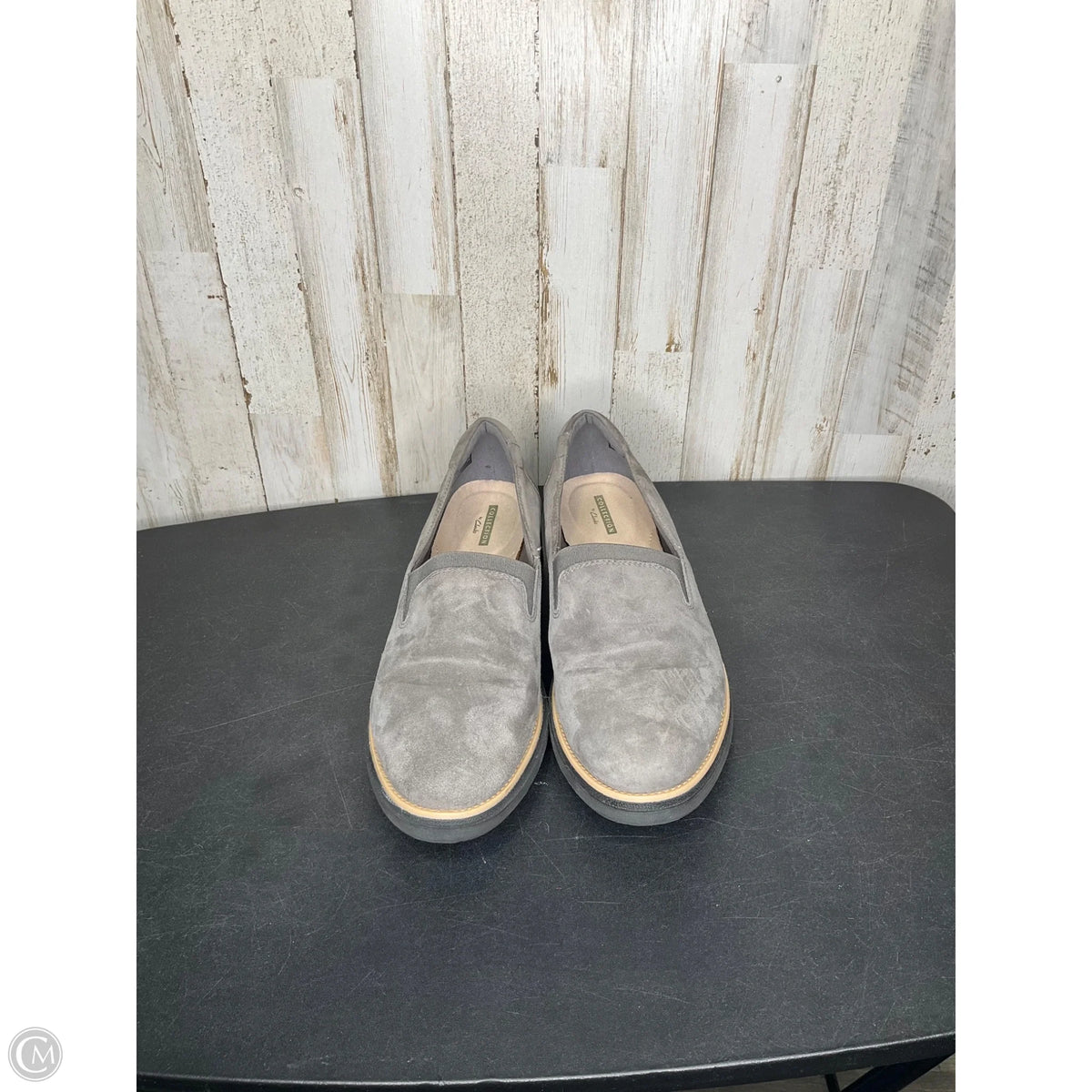 Shoes Flats By Clarks In Grey, Size: 10