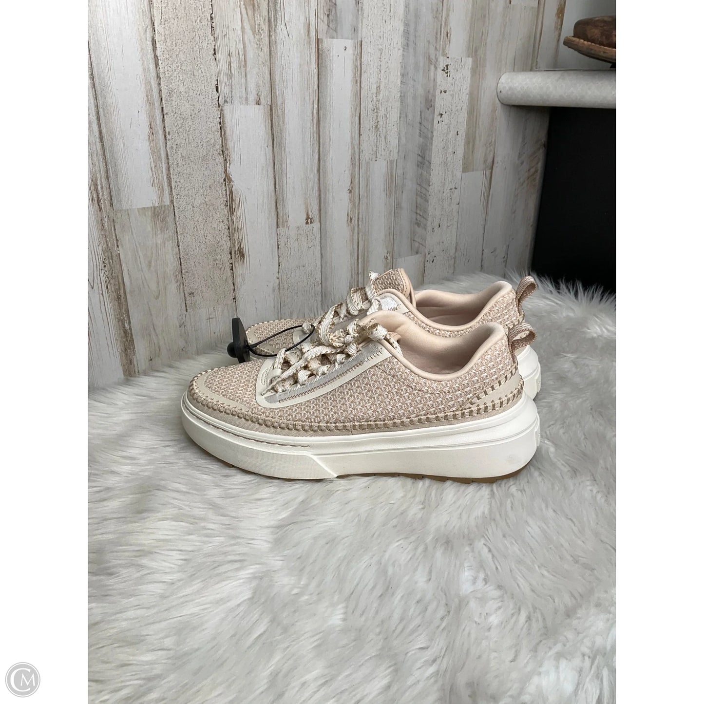 Shoes Sneakers By Skechers In Cream, Size: 9