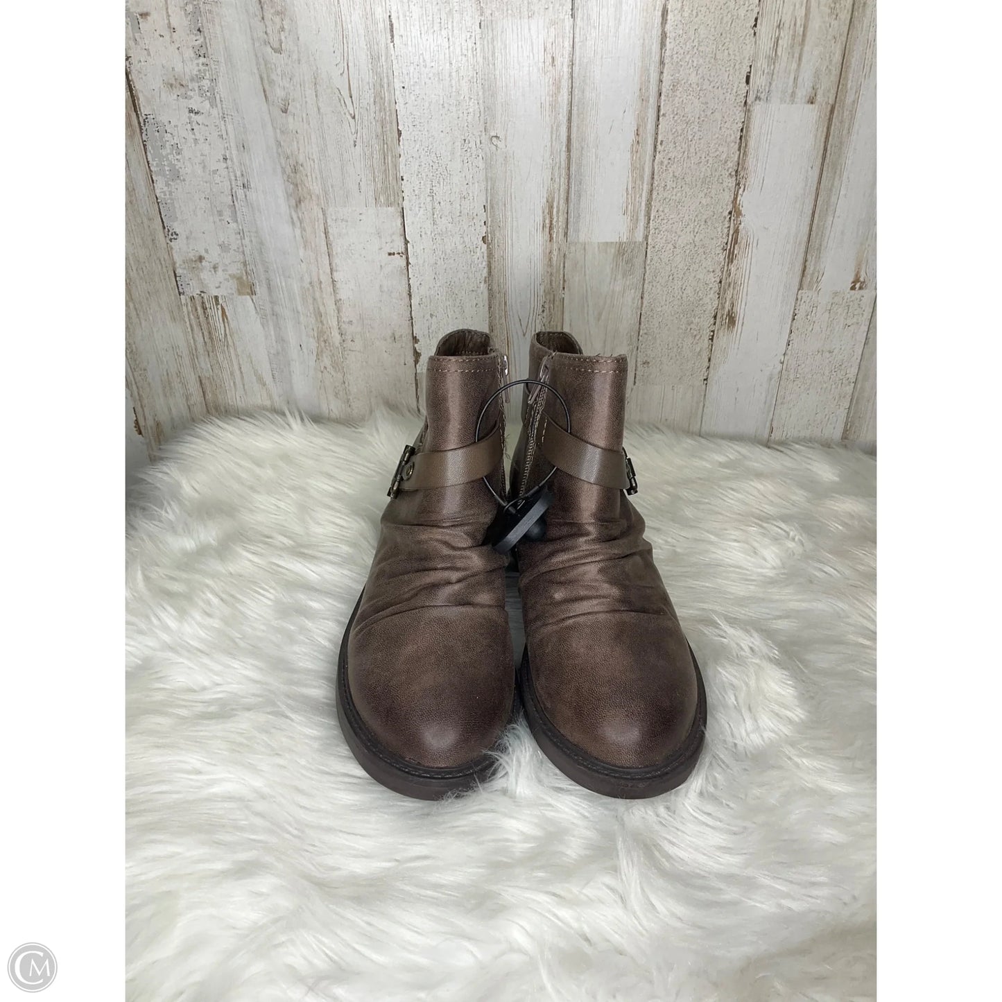 Boots Ankle Flats By Bare Traps In Brown, Size: 6.5