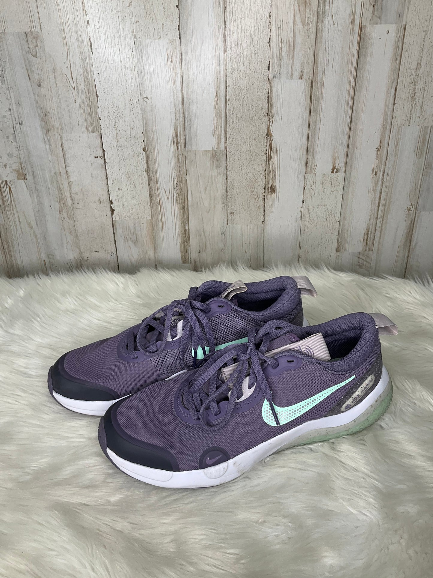 Shoes Athletic By Nike  Size: 6